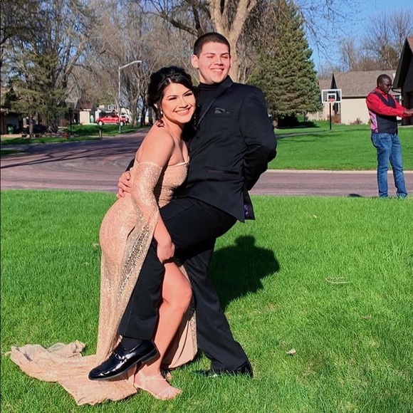 size: S - Picture 3 of 3